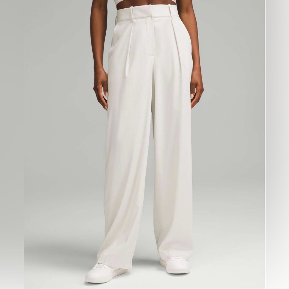 🍋NWT: LULULEMON - Pleat-Front High-Rise Trouser - Size 12